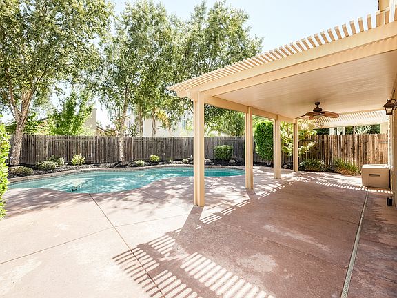 3rd image of 1749 Terracina Cir
