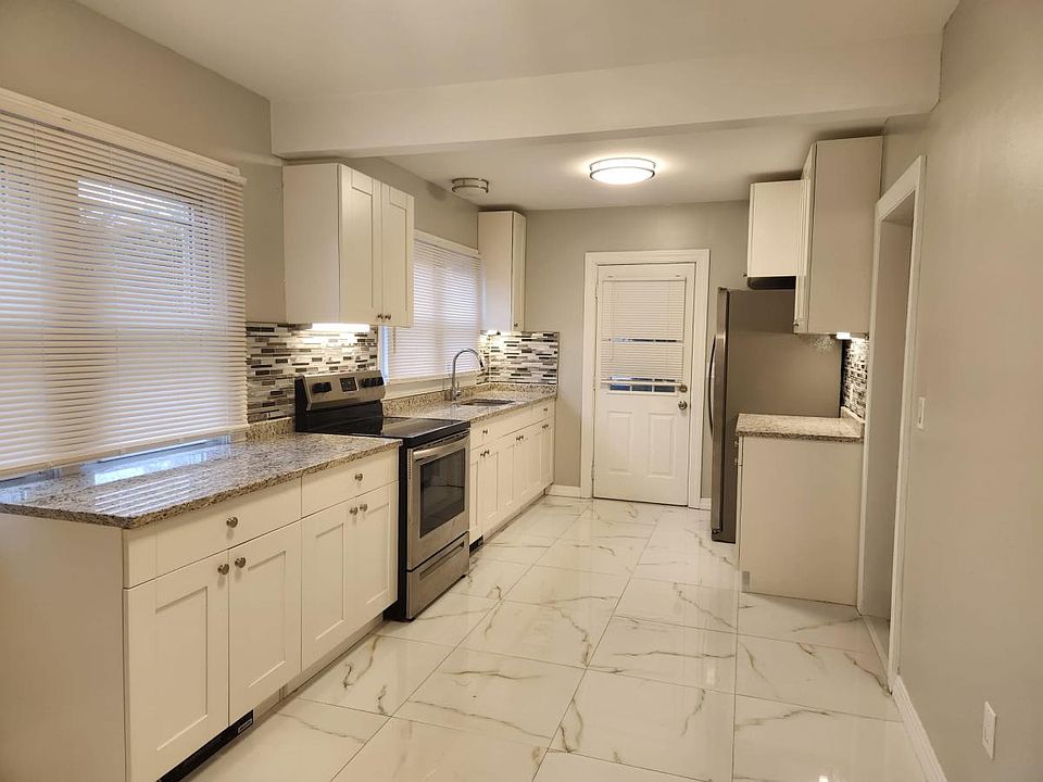 1st image of 205 Regan Rd #205