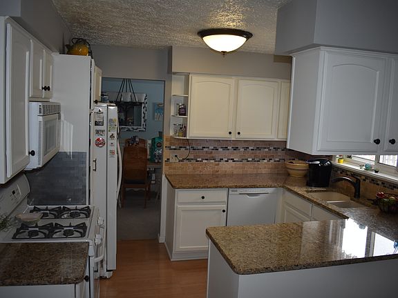 5th image of 14301 Irvington Dr