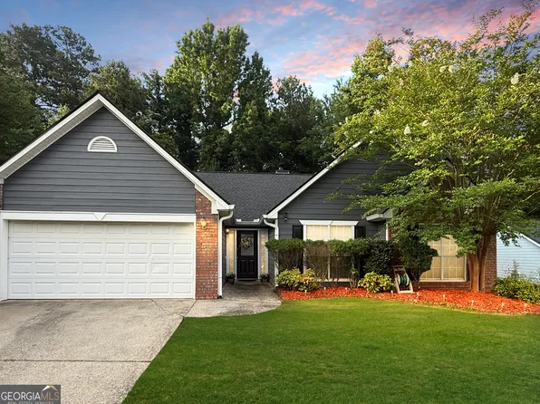 635 Paris Dr, Lawrenceville, GA 30043
