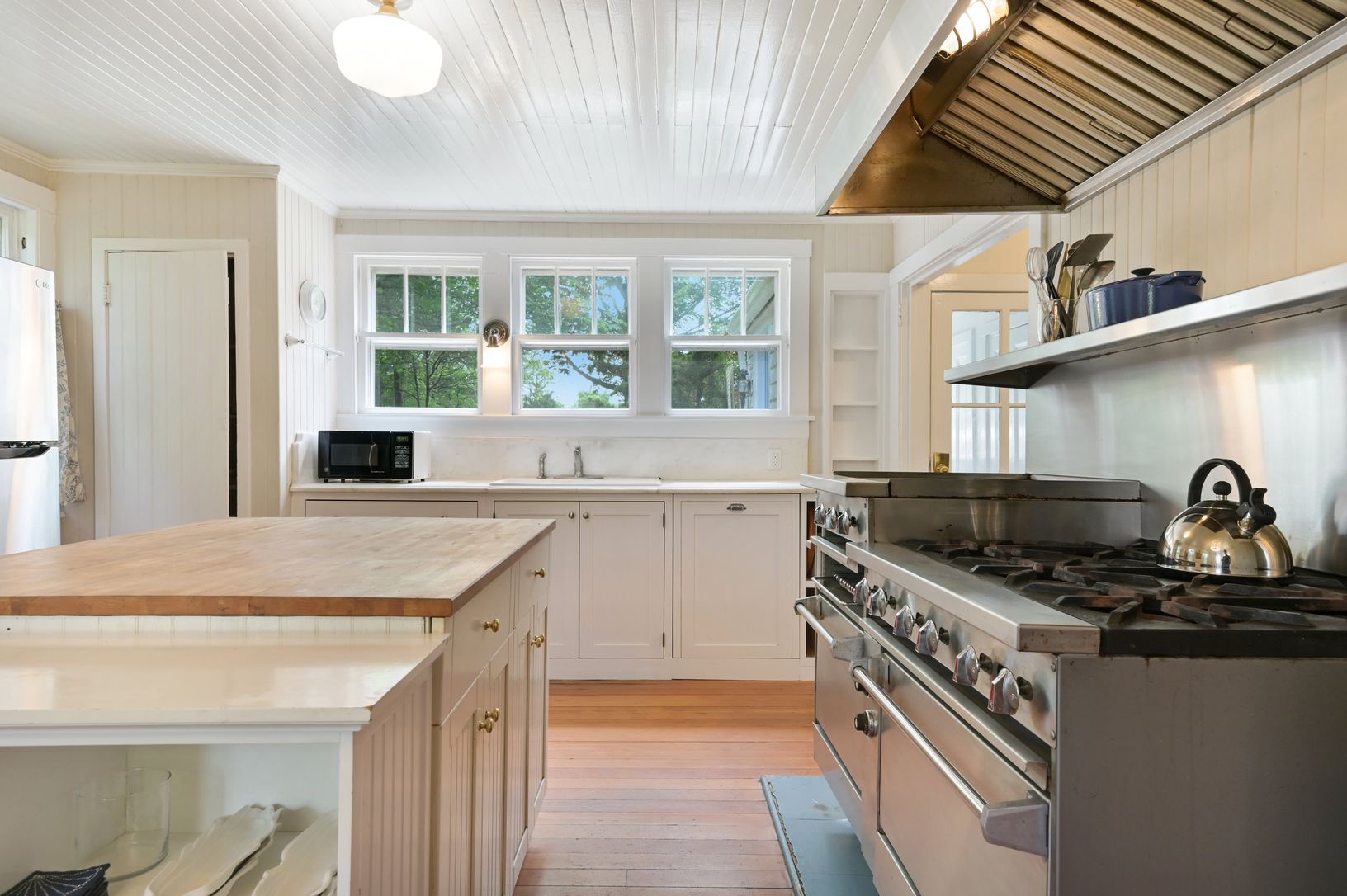  Country kitchen