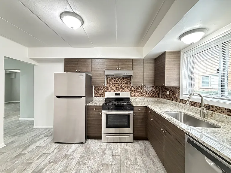 1302 Carol St #A2 — Photo 4