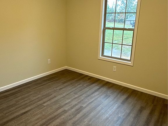 3rd image of 105 B Dye Rd #B