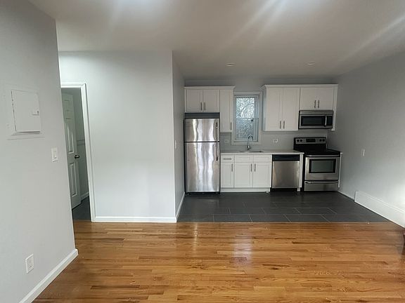 3rd image of 230 Saratoga Ave #1