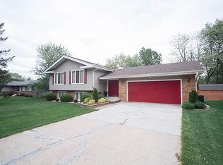 1978 Santa Monica Dr, Rockford, IL 61108