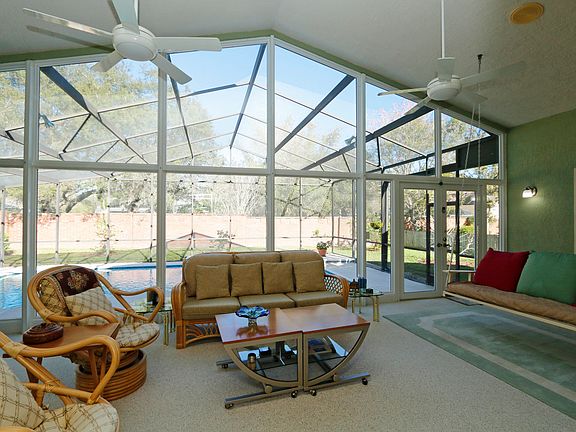 4th image of 906 Lullwater Dr