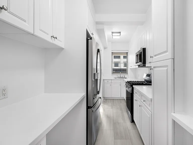300 E 57th St #5D — Photo 6