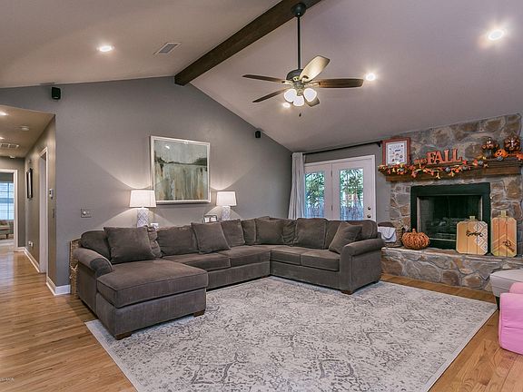 003_Living Room
