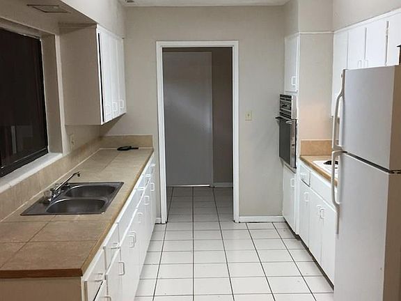 4th image of 503 NW 37th Ave