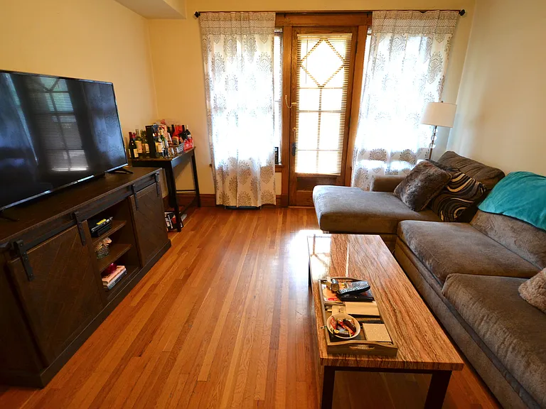 3767 N Lakewood Ave #2 — Photo 3
