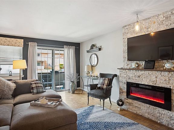 2nd image of 14 Glen Hollow Dr APT E12