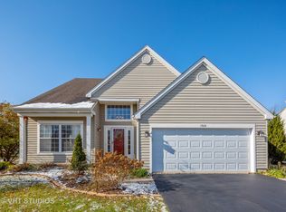 1564 Magnolia Dr, Crystal Lake, IL 60014
