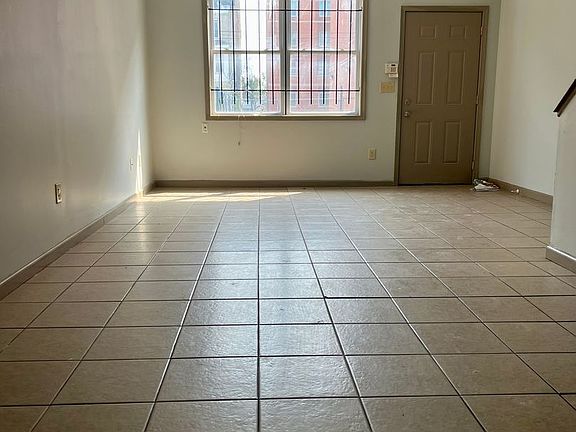 3rd image of 2154 N Carlisle St