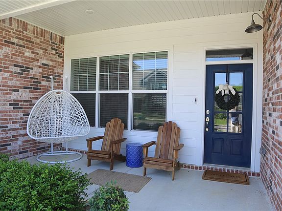 2nd image of 3033 Royal Dr