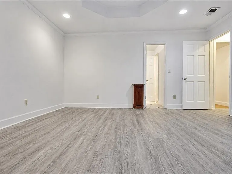 818 Springlake Rd — Photo 29