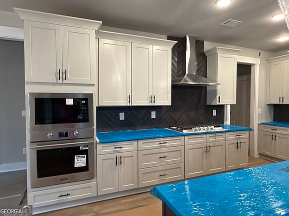 4th image of 396 Tanners Bridge Rd