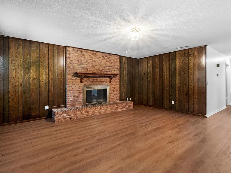 3108 Briarwood Dr — Photo 12