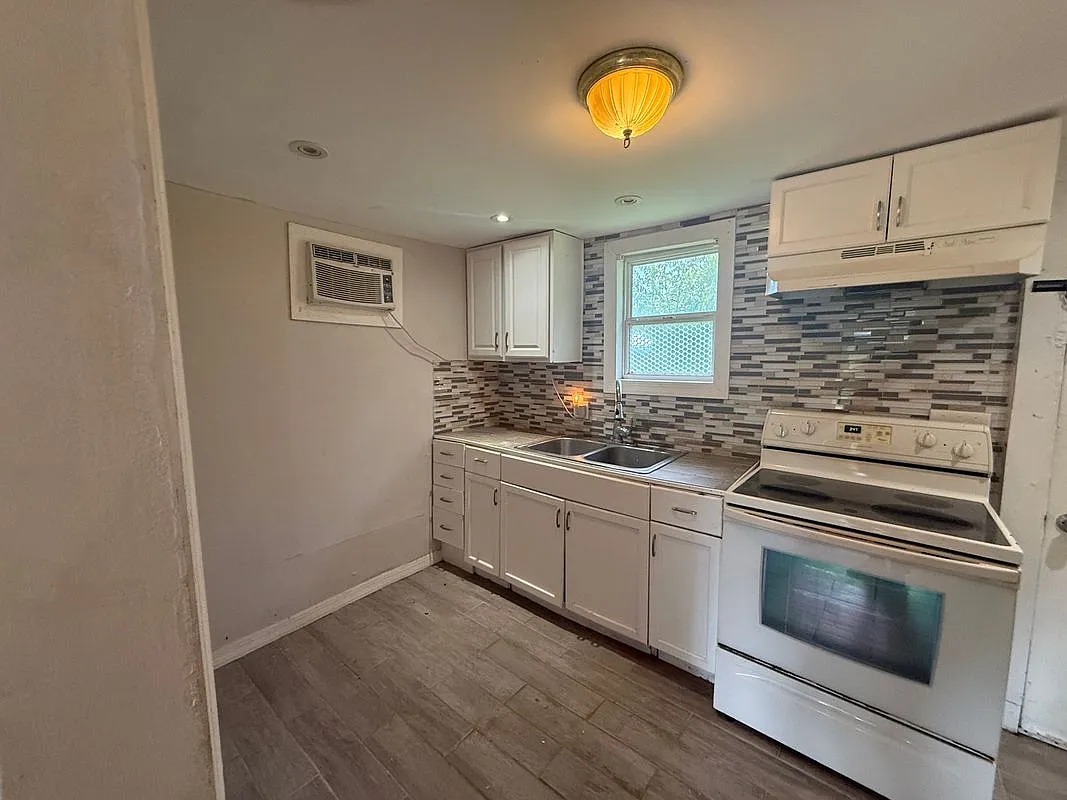 329 Pine Ave — Photo 4
