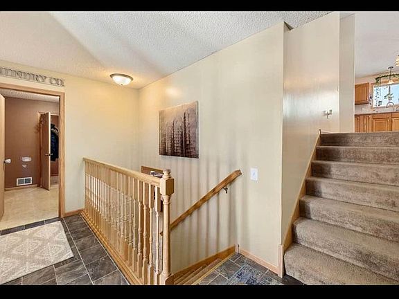4th image of 408 11th Ave NE