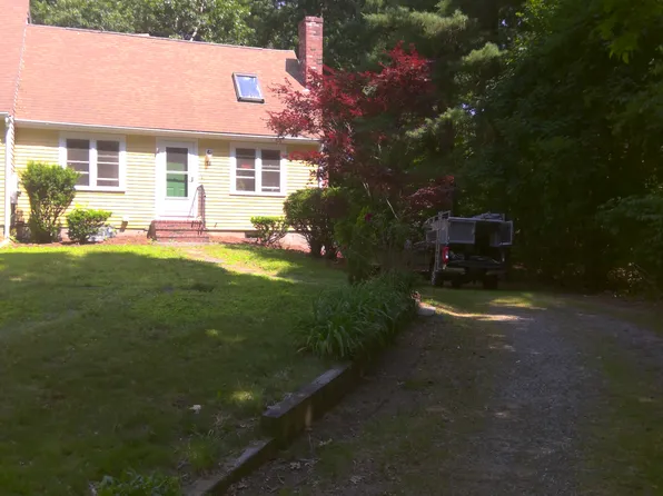 15 Erikson Ln #B, Pembroke, MA 02359