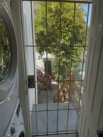 839 N Alexandria Ave — Photo 25