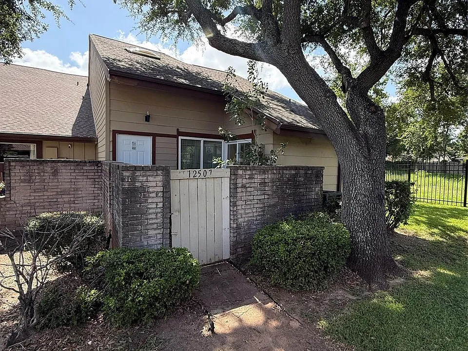 12507 Newbrook Dr