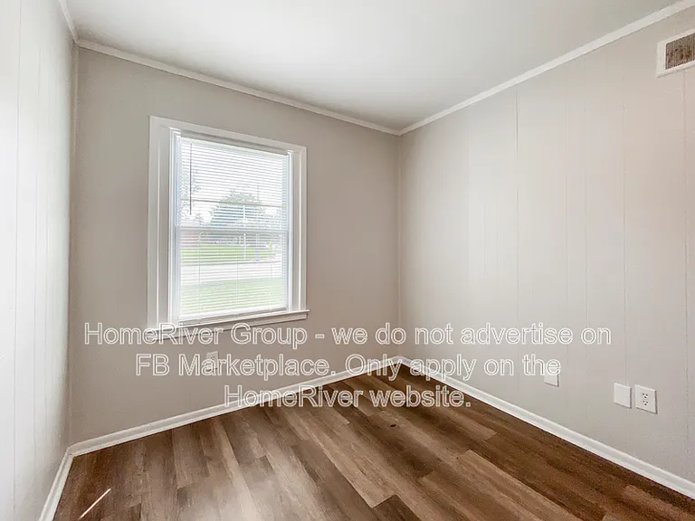 1359 S White Station Rd — Photo 17