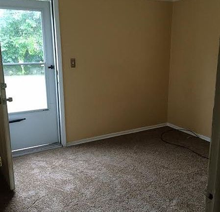 4th image of 2721 Ackley Ave #236