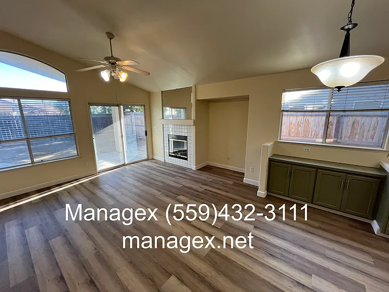 5584 W Chennault Ave — Photo 8