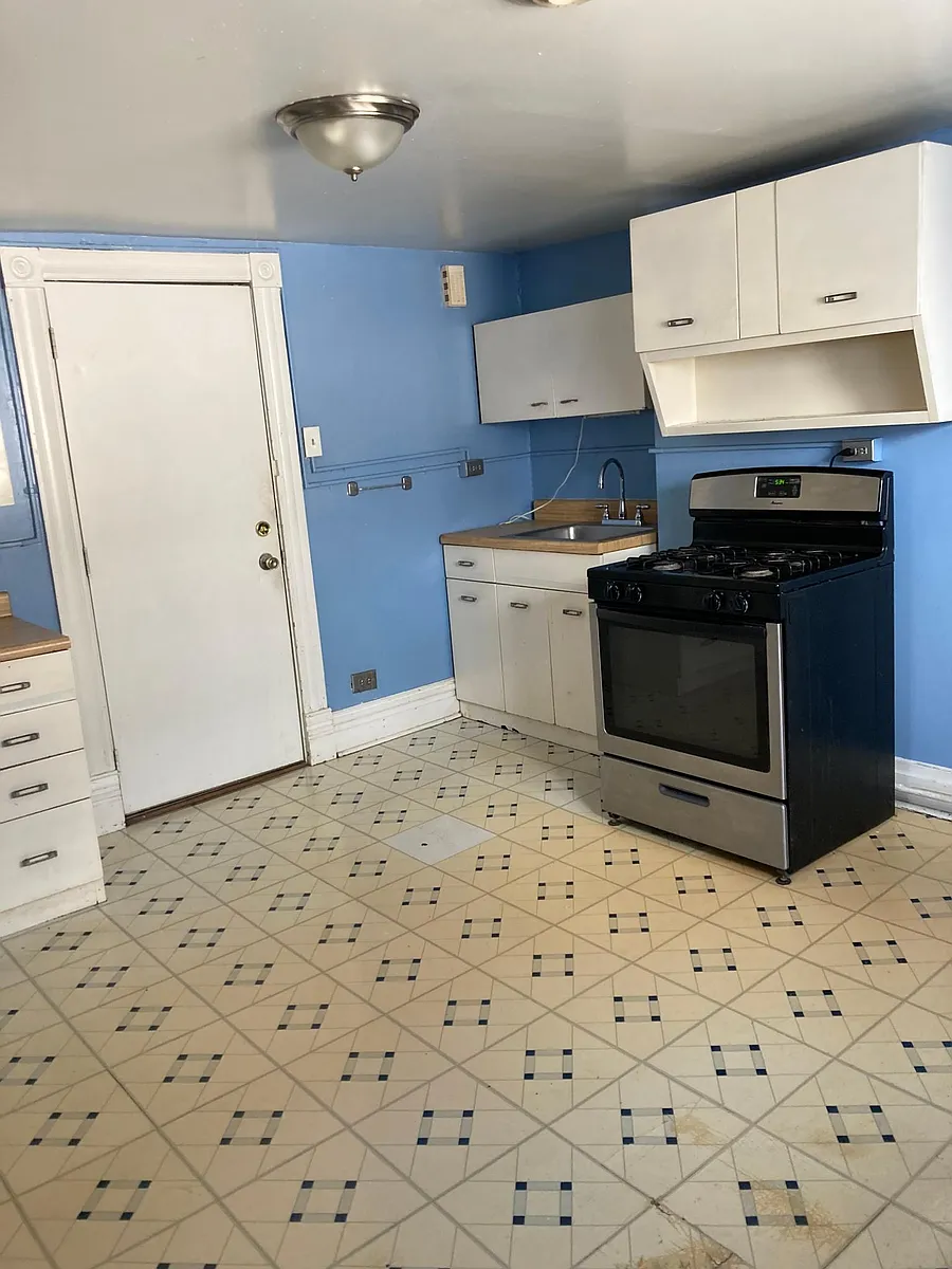 Building Photo - 5524 Kentucky Ave #2