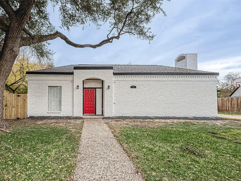 10811 Villa Lea Ln — Photo 1