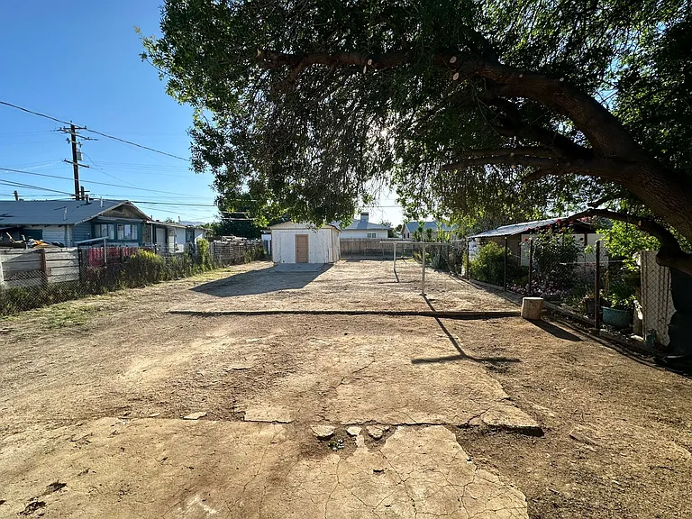 303 Taylor St — Photo 11