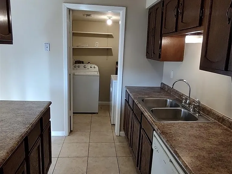 4513 Avenue P 1/2 #3 — Photo 12