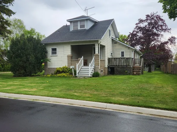 30 Queen St, Strathroy Caradoc, ON N7G 2H7