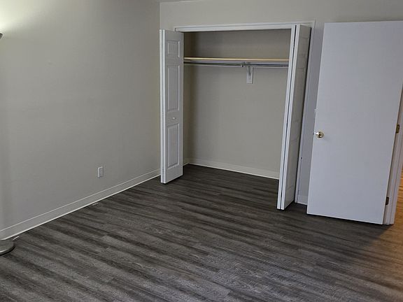 4th image of 942 Innsbruck Dr #A