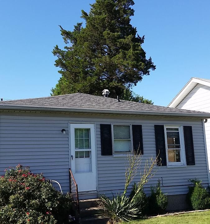 2nd image of 340 Ingle Ave