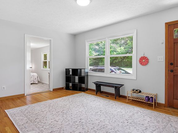 4th image of 7747 Virginia Ave