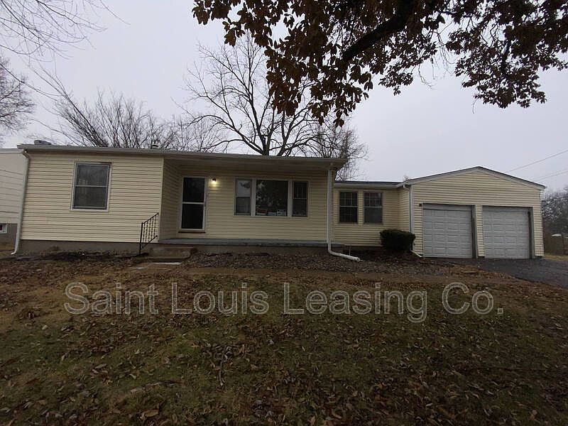 1st image of 9856 Green Valley Dr