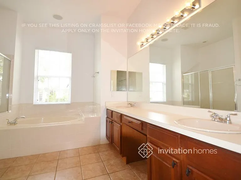726 Lakeworth Cir — Photo 10