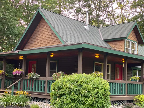 1370 Copeland Pond Rd, Fort Ann, NY 12827