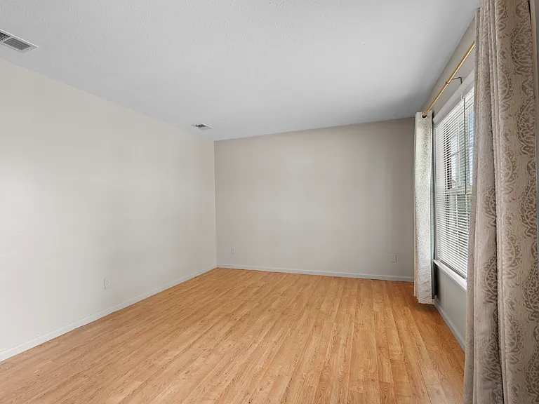 2822 Airwood Dr — Photo 7