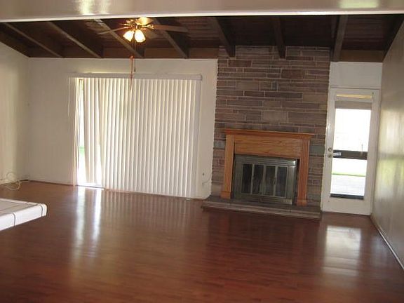 Familyroom/Fireplace