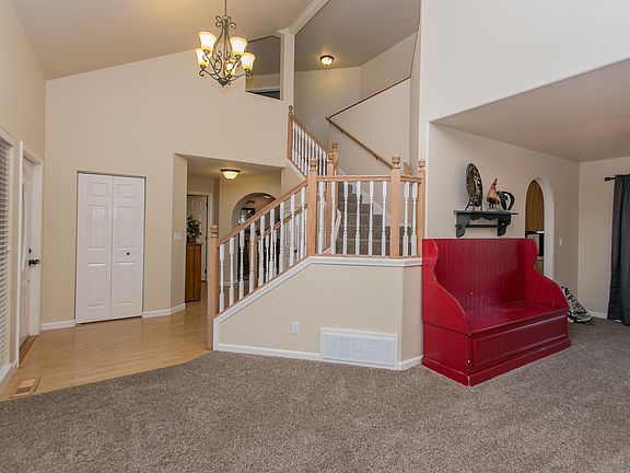 3rd image of 228 E Tanglewood Dr