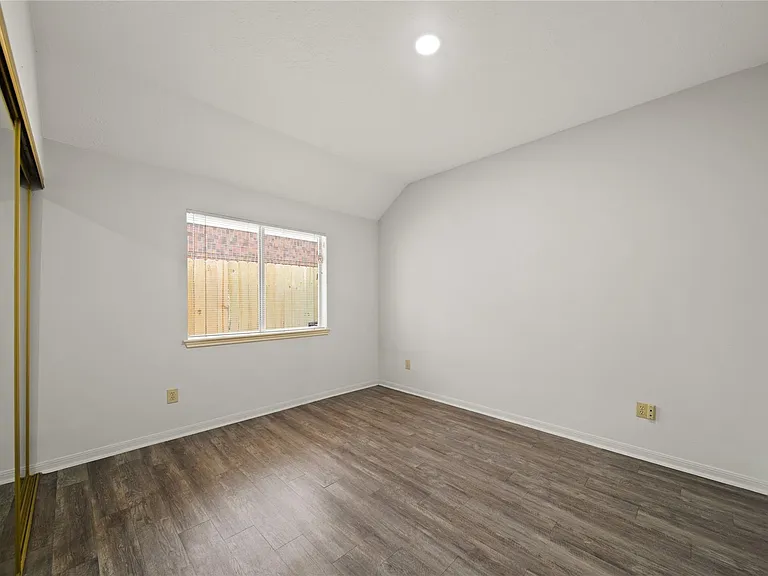 2923 Plantation Wood Ln — Photo 20