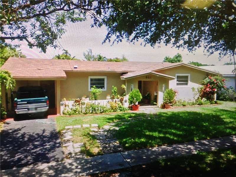 1st image of 841 NE 182nd St
