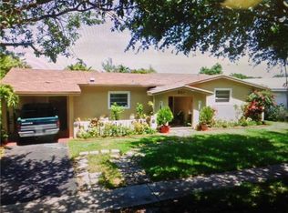 841 NE 182nd St, North Miami Beach, FL 33162