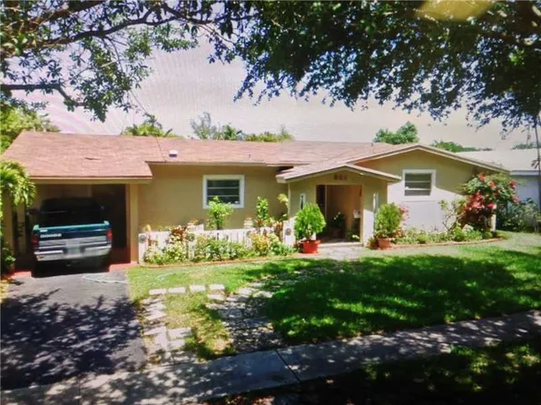 841 NE 182nd St, North Miami Beach, FL 33162