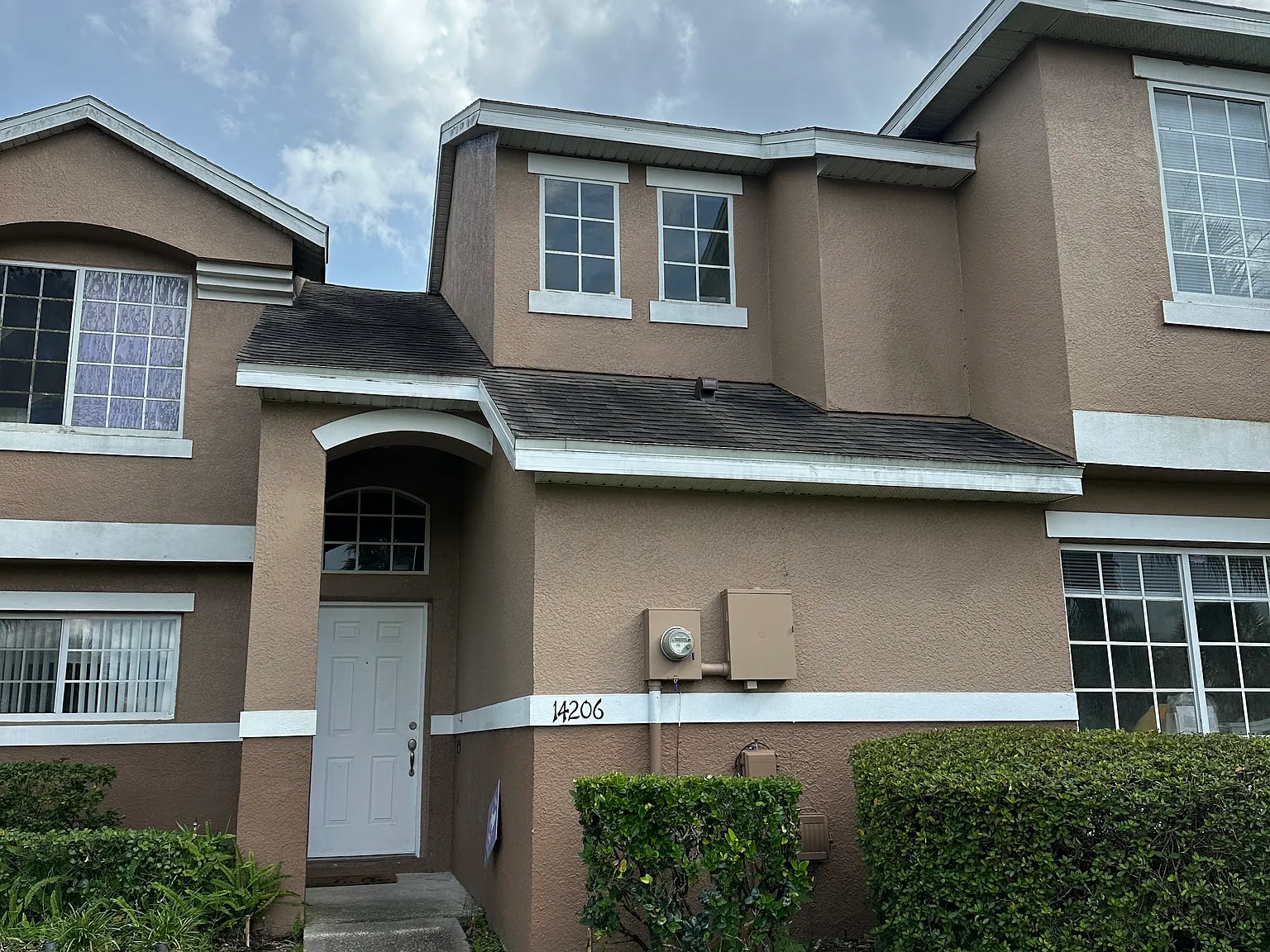 3 bed, 2.5 bath, 1388 sqft, $2,280 — Photo 1