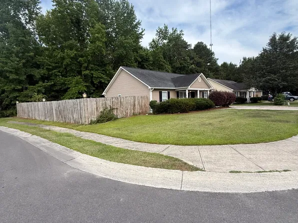 1512 Everett Springs Dr, Navassa, NC 28451