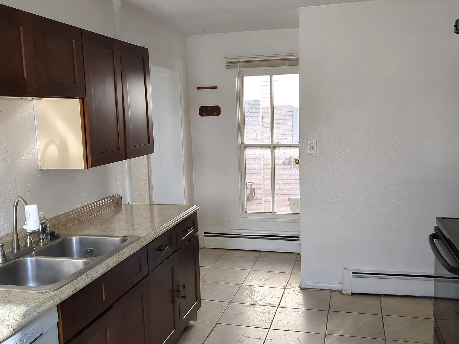 2 bed, 1000 sqft, $1,650 — Photo 4